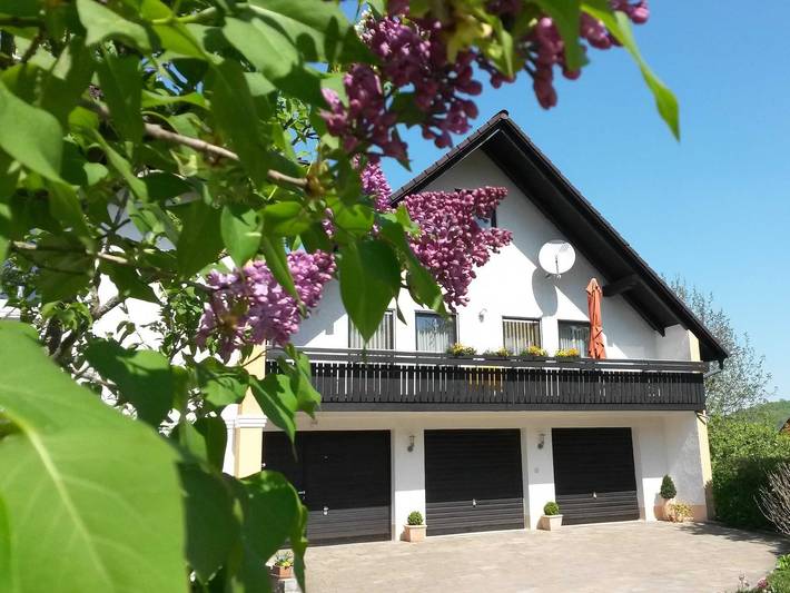 Ferienwohnung für 6 Personen, mit Terrasse und Garten sowie Ausblick in der Fränkische Schweiz