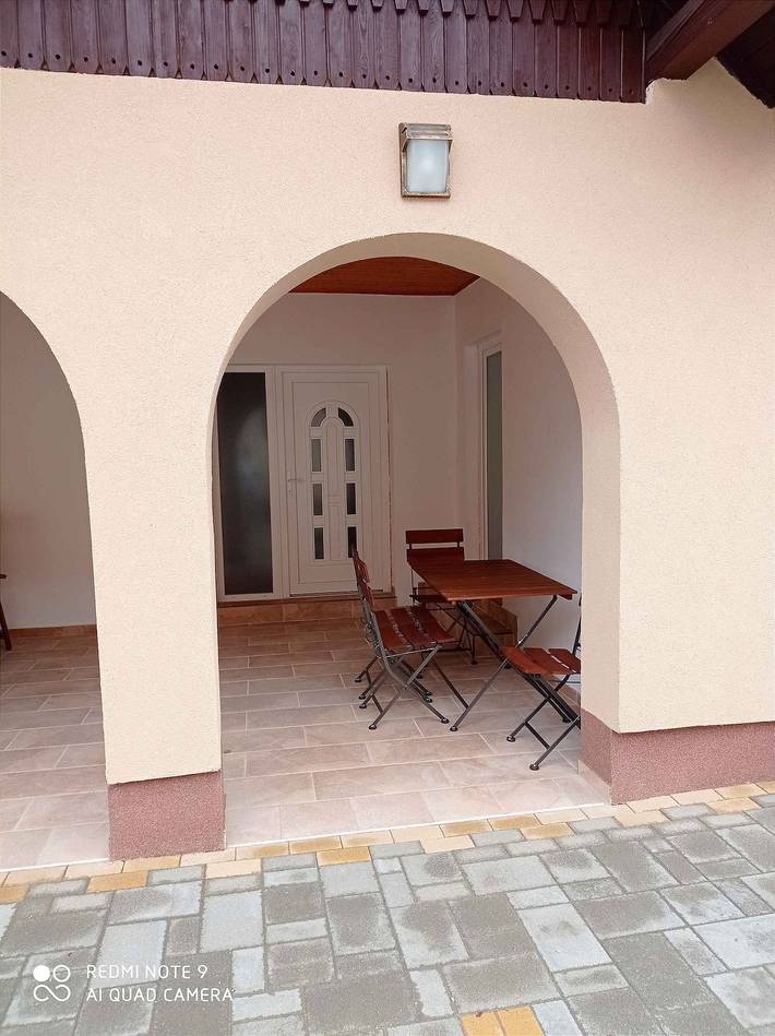 Appartement de vacances entier, Appartement de vacances rénové en 2021 avec climatisation et wifi in Balatonlelle, Rive sud du lac Balaton