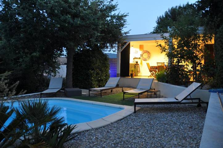 Villa pour 9 personnes, avec vue ainsi que piscine et jardin