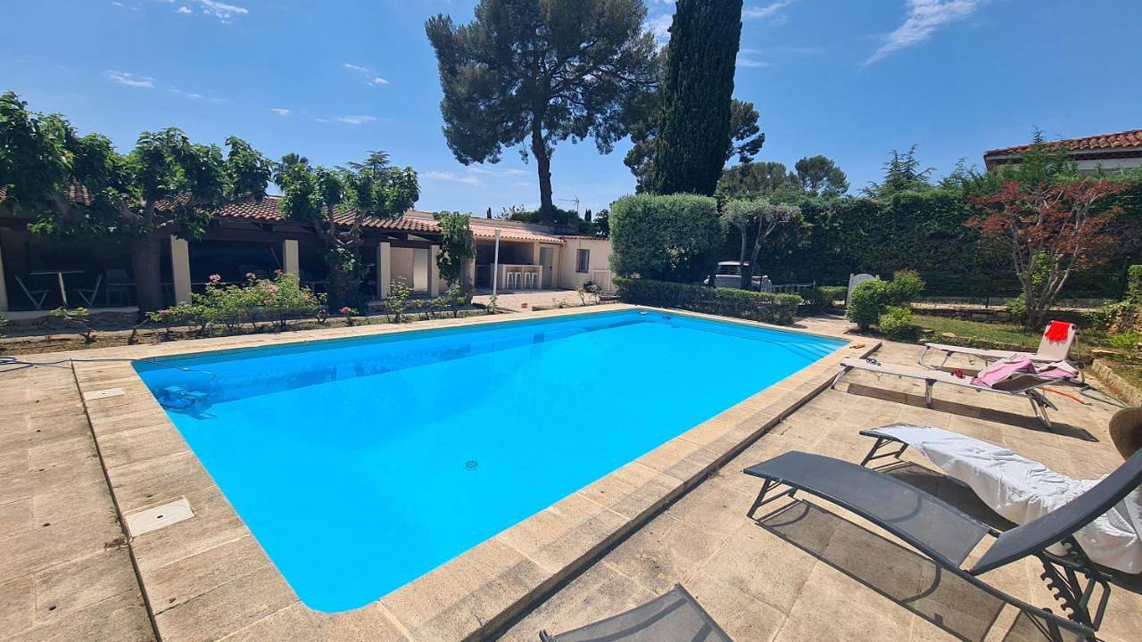 Villa Rima, bas de villa vue mer avec piscine à 200m des plages in La Ciotat, Marseille en omgeving