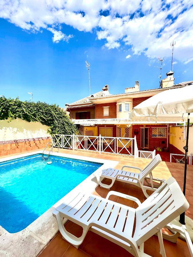 Four-Bedroom House in Linares, Provincia de Jaén