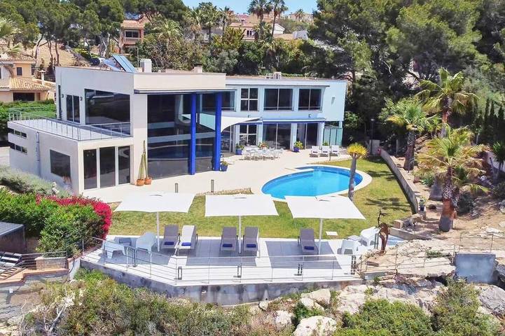 Ferienhaus für 8 Personen, mit Balkon und Garten sowie Pool