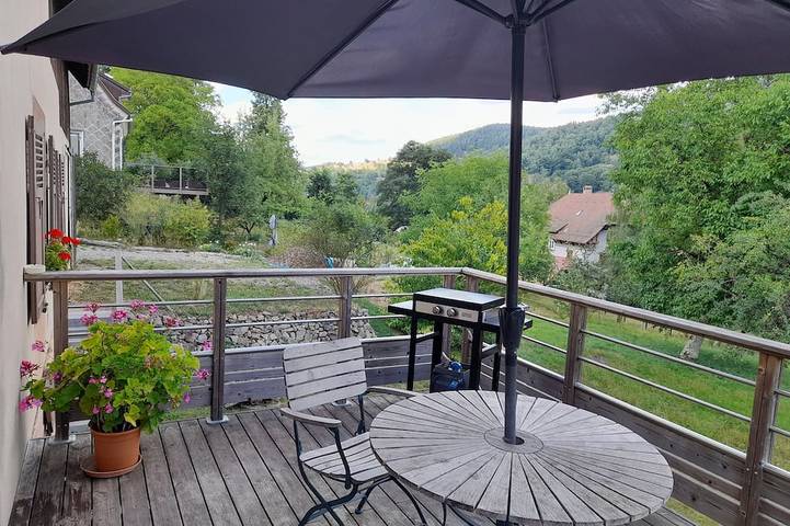 Gîte pour 4 personnes, avec terrasse et jardin