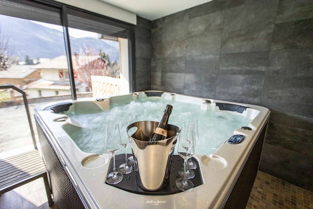 Appartement entier, Chalet Hygge Saint-Lary centre: Cosy / 2 ch / Spa / Vue imprenable / Parking in Saint-Lary-Soulan, Parc national des Pyrénées