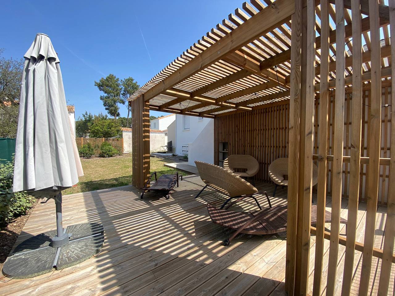 Charming Villa Near Beach with Heated Pool, Wi-Fi, Billiards, and Garage in La Tranche-sur-Mer, Vendée