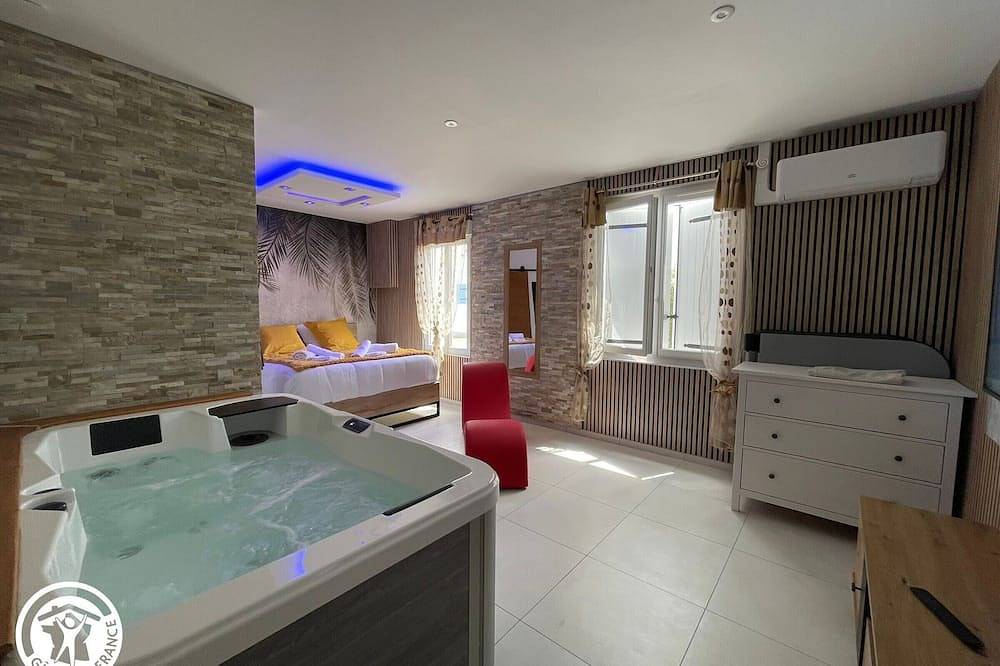 Gîte romantique avec spa et jardin à 1 km de l'Atlantique, proche Noirmoutier et plages in Bouin, Vendée