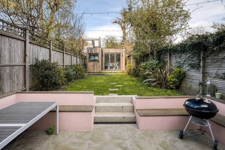 Casa vacanza per 10 persone, con Terrazza e Giardino a Londra