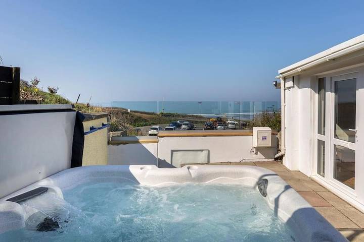 Holiday rental for 10 people, with Balcony and Hot tub as well as Terrace and Garden in Broad Haven