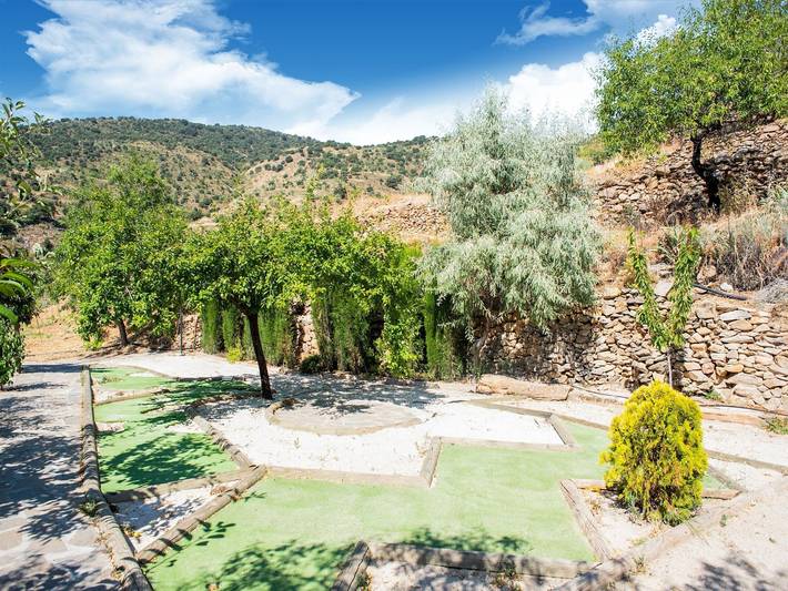 Rustic Cottage in Laroya with Swimming Pool and Terrace in Laroya, Cordillera Penibética