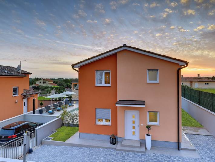 Ferienvilla mit Garten, Grill und Terrasse in Sisan, Südküste Istrien