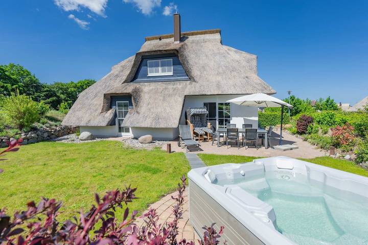 Ferienhaus für 6 Personen, mit Whirlpool und Terrasse sowie Garten und Sauna in Zinnowitz