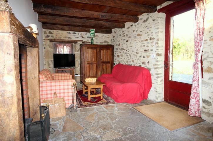 Gîte pour 8 personnes, avec jardin à La Geneytouse - 3