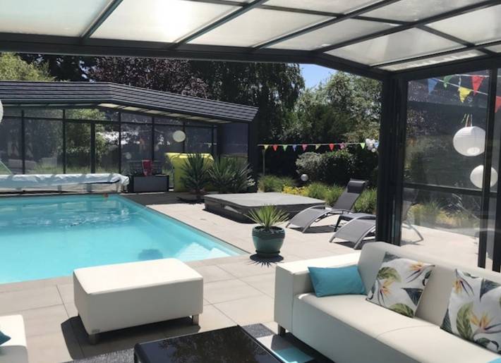 Chambre d’hôte pour 3 personnes, avec jacuzzi ainsi que jardin et piscine
