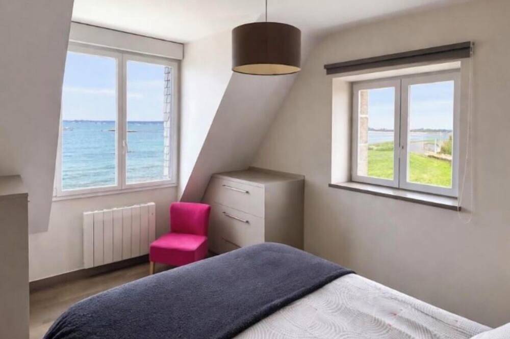 Luxuriöse Villa, atemberaubender Meerblick, 10 Meter vom Strand entfernt, 5 Schlafzimmer, 10 Personen in Santec, Ceinture Dorée