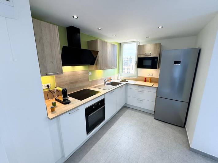 Gîte pour 4 personnes, avec terrasse ainsi que vue et piscine dans Port de Sète - 3