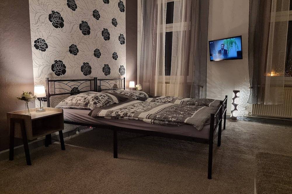 Ganze Wohnung, Ferienwohnung zum alten Hotel (bis 10 Personen) in Gramzow, Uckermark