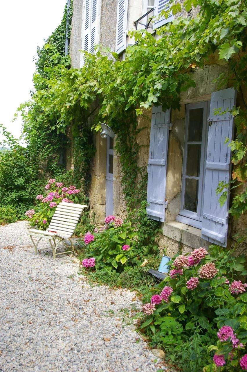 Double Room with Garden View in Lézigné, Vallée de la Loire