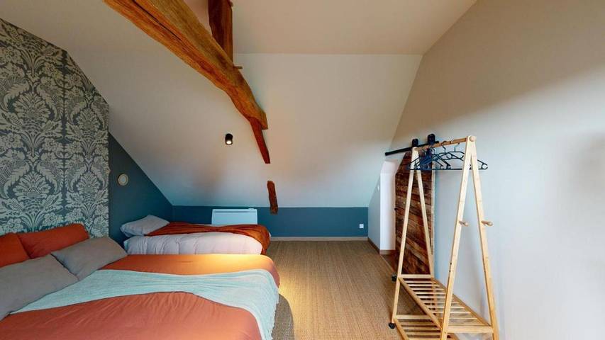 Location de vacances pour 10 personnes, avec jardin ainsi que vue et piscine à Joué-en-Charnie - 3