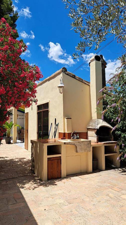 Casa rural para 3 personas, con vistas y terraza además de piscina y jardín en Provincia de Valencia - 2
