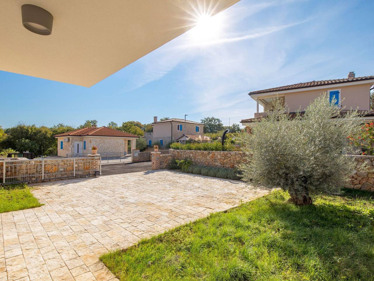 Romantische Villa mit Pool, umgeben von Natur in Malinska-Dubašnica, Krk