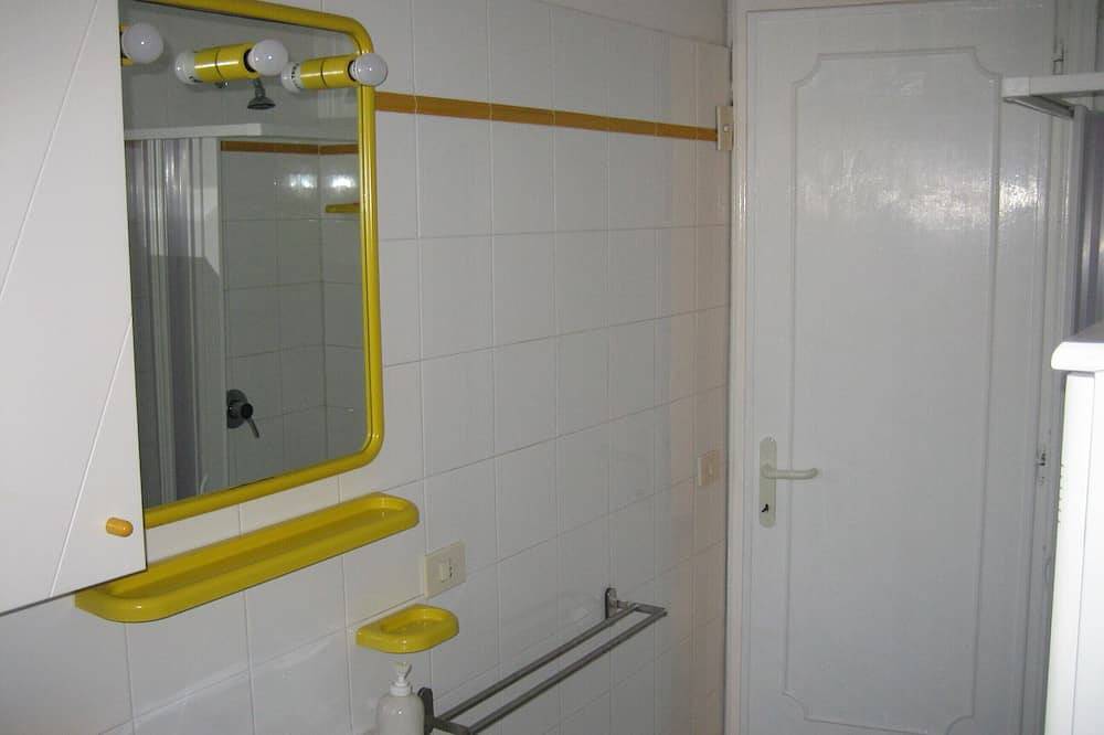 Apartamento entero, Preciosa casa rural Residencia Mesa del Mar en planta baja a 500 m. del mar in Torre Olevola, Agro Pontino