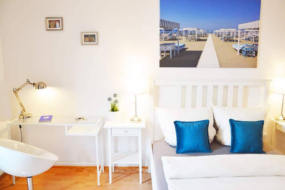 Entire apartment, 𝓑est Central Huge 𝓛uxury Apartment Alexanderplatz in Mitte Berlin, Berlin