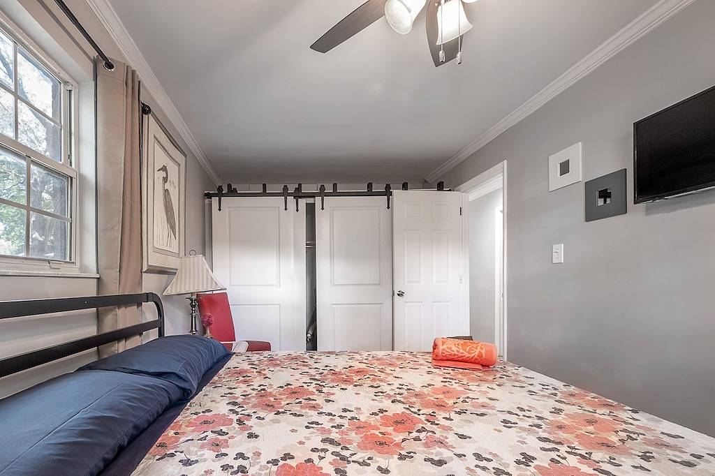 Home with view of the Hillsborough River, pet friendly in Tampa, Tampa Bay