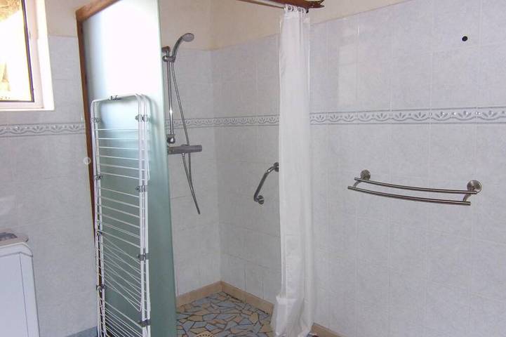 Gîte pour 4 personnes, avec Terrasse et Jardin à Neulise - 4