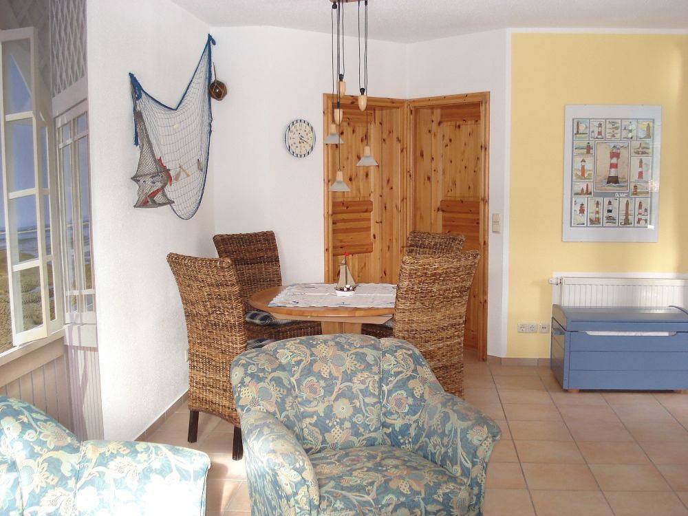 Ganze Wohnung, Erdgeschoss Fewo Boddenbiene "Wildbiene" im reetgedecktem Haus für max. 4 Pers. in Wieck am Darß, Fischland - Darß - Zingst