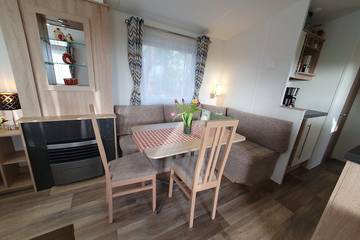 Ferienhaus für 4 Personen, mit Whirlpool und Sauna sowie Garten in Uplengen