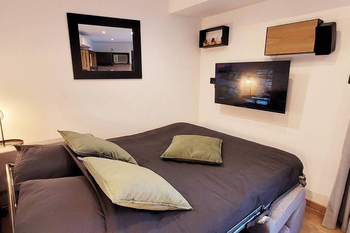 Gîte pour 2 personnes, avec jardin ainsi que terrasse et jacuzzi à Jonquerettes - 3