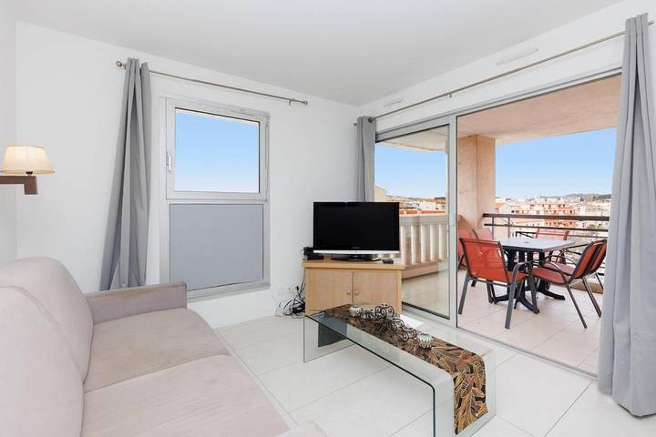 Gîte pour 6 personnes, avec vue ainsi que balcon et piscine dans Office De Tourisme Cannes La Bocca