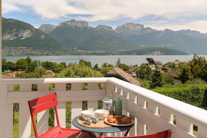 Villa voor 9 personen, with tuin and terras as well as uitzicht op het meer, met huisdier in Haute-Savoie