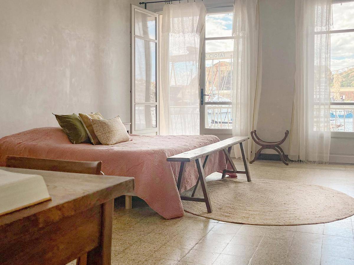 Appartement entier, Apartment with City View in La Ciotat, Région de Marseille