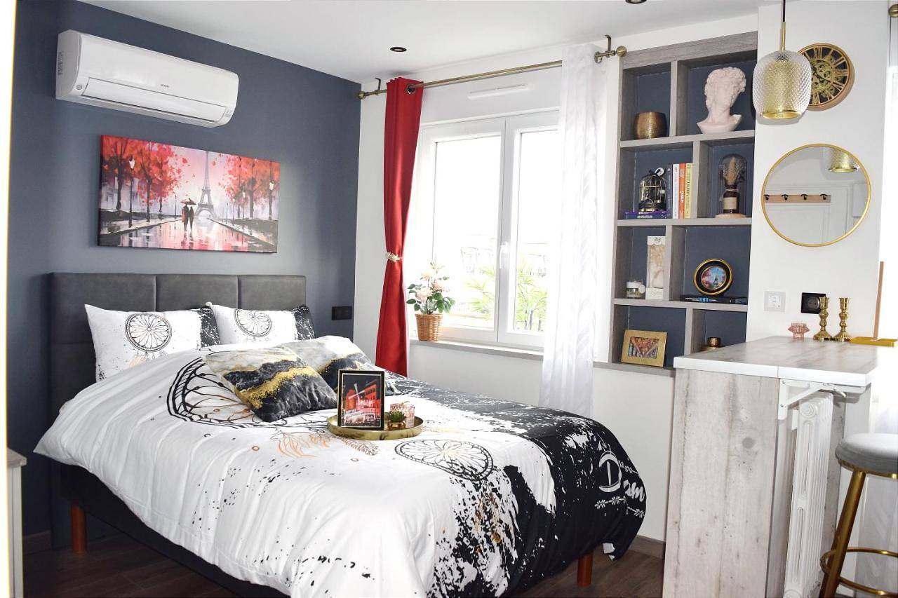 Appartement entier, One-Bedroom Apartment in Le Kremlin-Bicêtre, Val-de-Marne