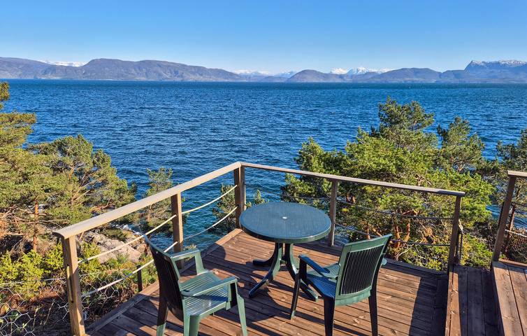 Ferienhaus für 8 Personen mit Terrasse in Fusa