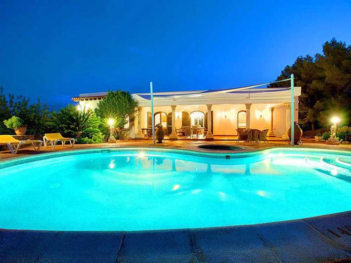 Villa for 6 people, with pool and garden as well as terrace, child-friendly in Ibiza