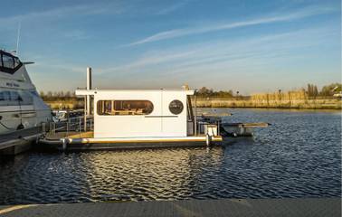 Hausboot für 4 Personen, mit Ausblick und Terrasse sowie Seeblick in Belgien