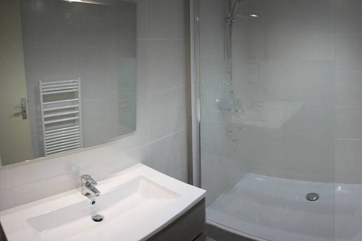 Gîte pour 4 personnes, avec terrasse et piscine dans Port de Bormes les Mimosas - 4