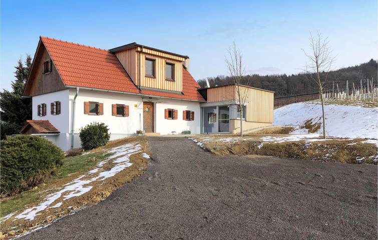 Gemütliche 1-Zimmer-Wohnung mit Panoramablick und Terrasse in Südoststeiermark, Straden