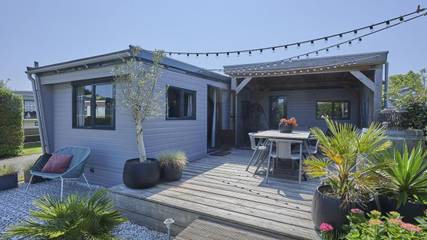 Ferienhaus für 8 Personen, mit Pool und Garten in Brouwershaven