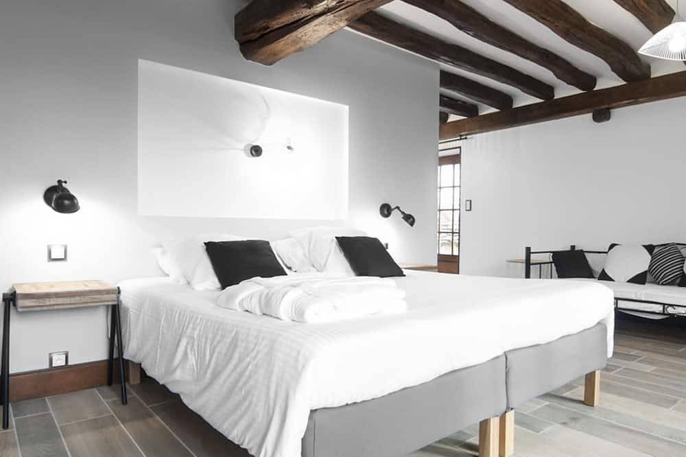 Dreibettzimmer-Deluxe-Ensuite-Gartenblick-Avec Sauna in Éguilly, Beaune und Umgebung