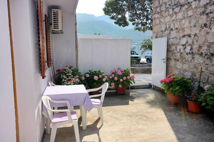 Ferienwohnung für 3 Personen, mit Balkon/Terrasse in Zaton