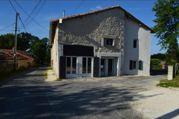 Appartement de vacances pour 6 personnes, avec Balcon et Terrasse ainsi que Jardin et Piscine