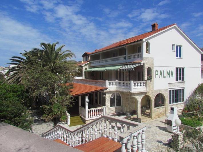 BnB für 2 Personen, mit Terrasse und Garten sowie Ausblick auf Rab