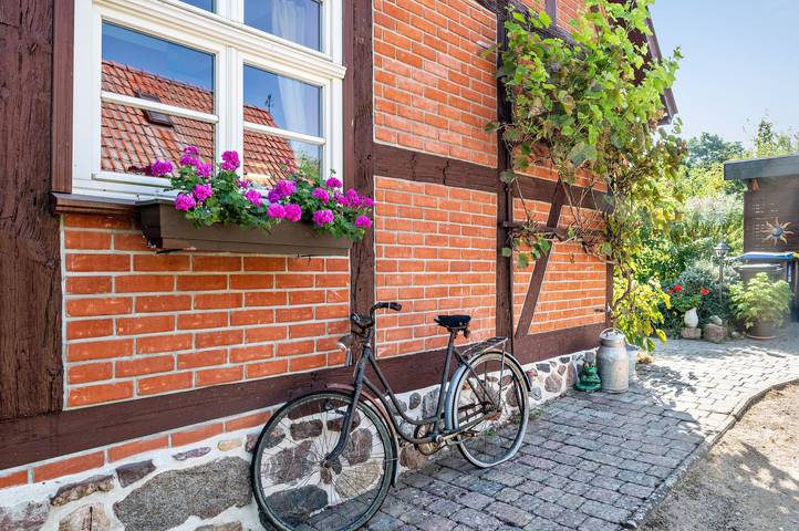 Ganze Wohnung, Ferienwohnung 'Fachwerkferienhaus' mit Seeblick, Terrasse und Wlan in Schwinkendorf, Moltzow