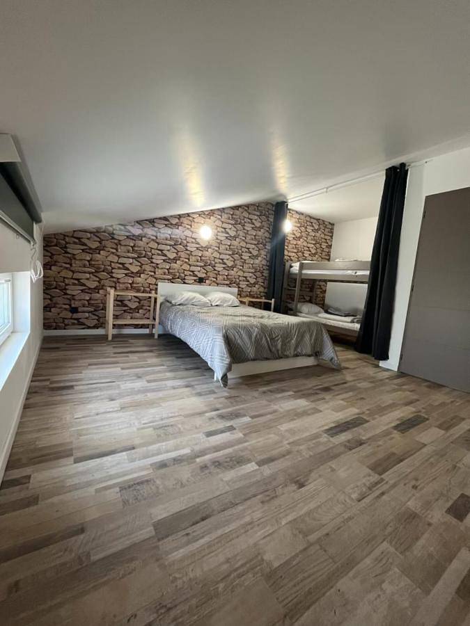 Gîte pour 6 personnes, avec terrasse à Anneyron
