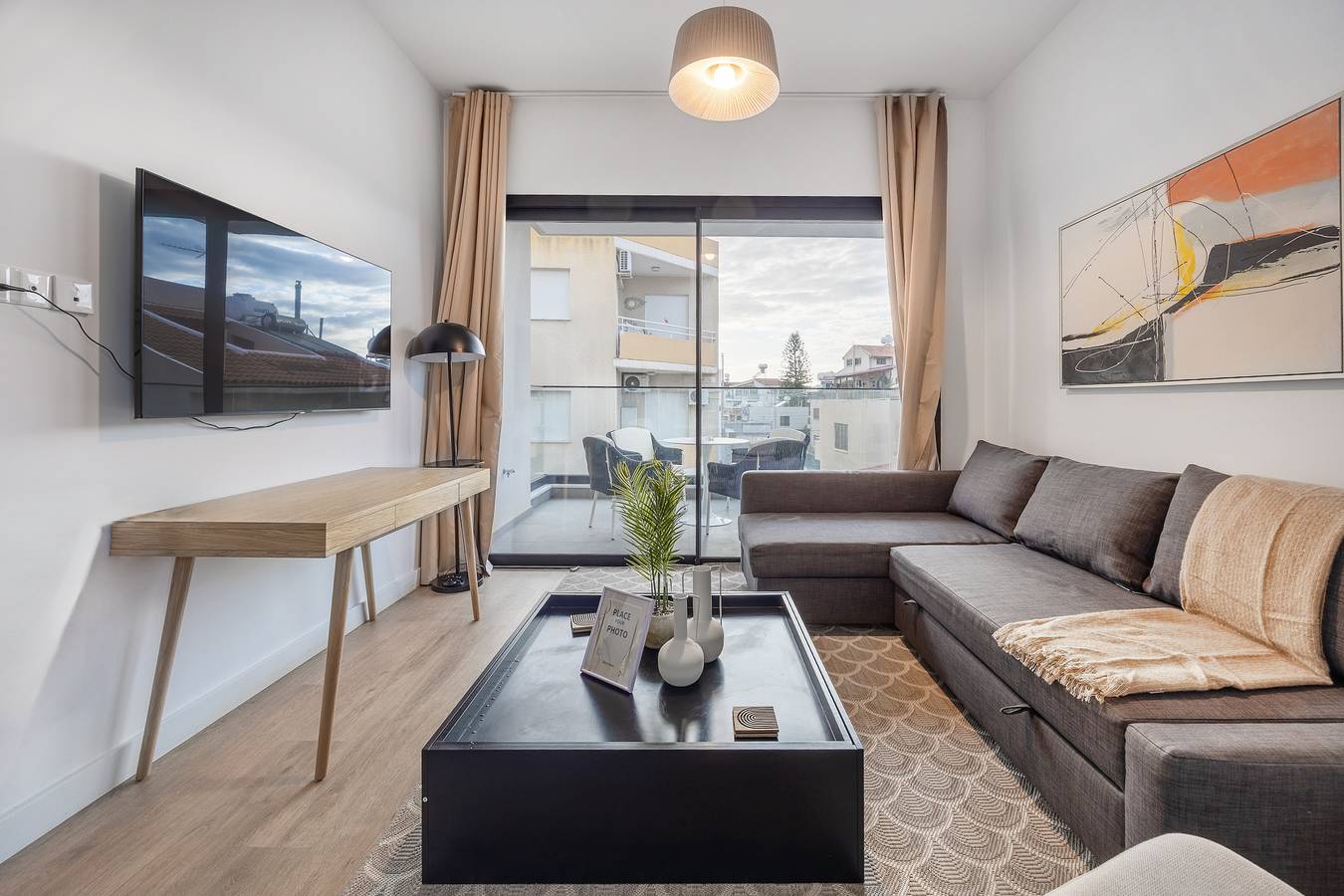 Apartamento entero, 103 Piliou, balcón con vistas a la ciudad y piscina compartida en la azotea in Limasol, Chipre Sur