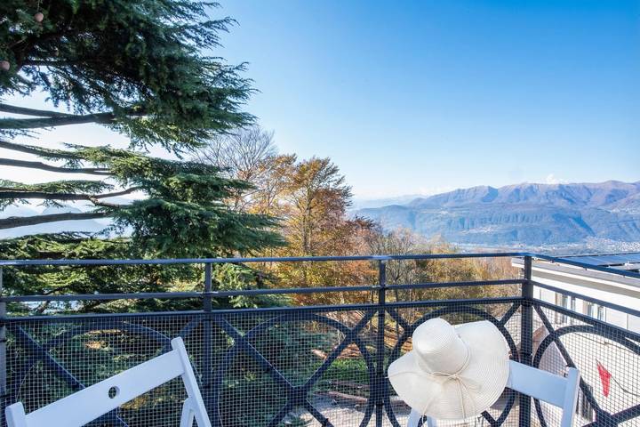 Ferienwohnung für 2 Personen, mit Balkon und Kinderpool in Lugano