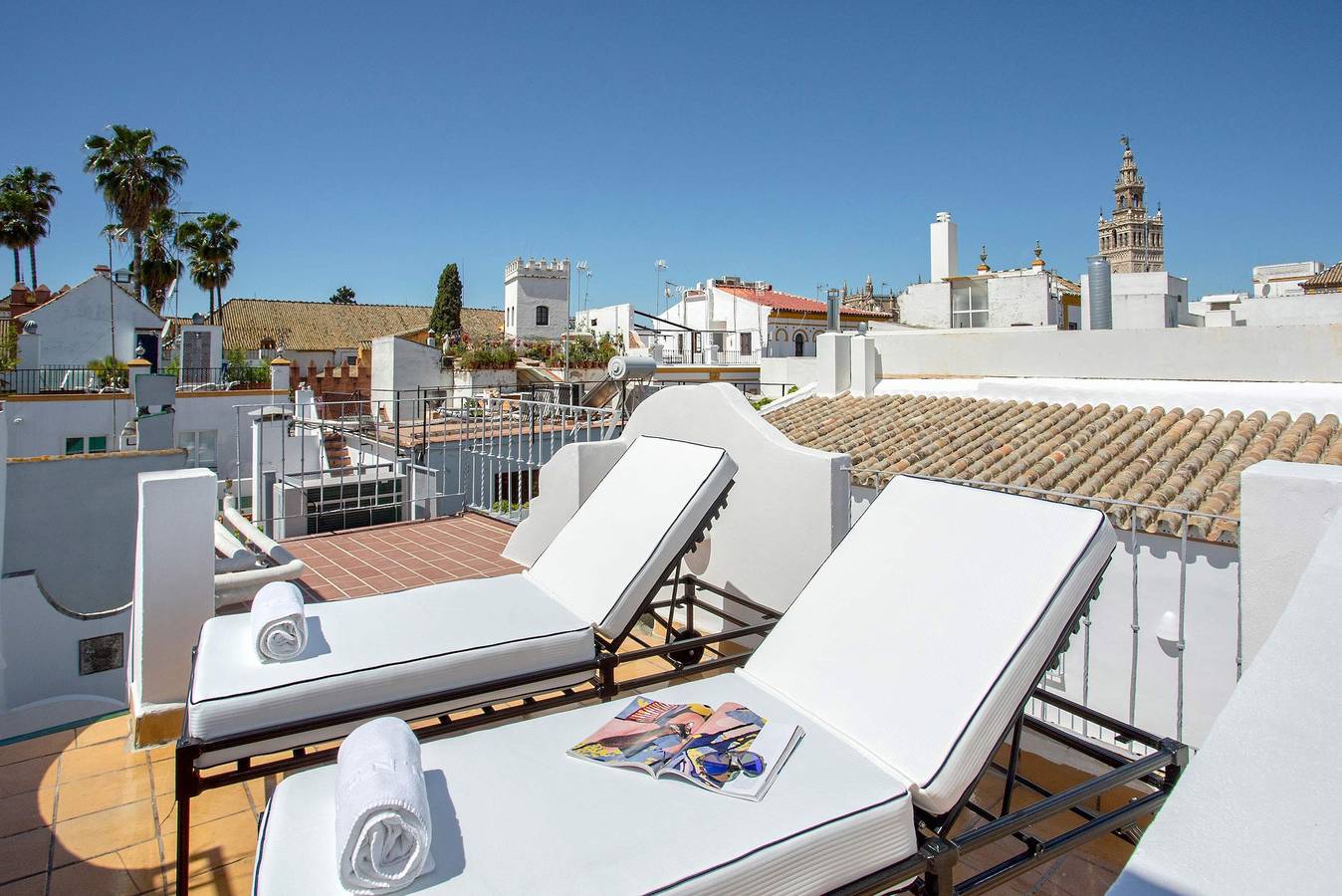 Apartamento entero, Unique Sevillian House with terrace and pool. Casa Pimienta in Casco Antiguo, Sevilla